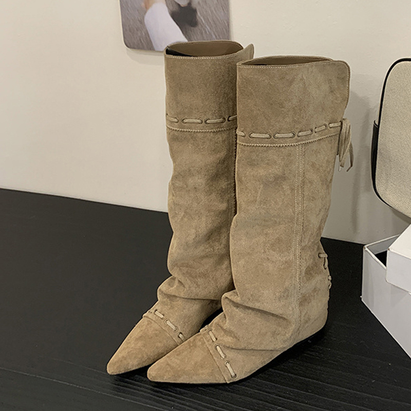 Vintage And Modern Fashion - รองเท้าบูทหุ้มข้อผูกเชือกแบบมีเชือกผูกด้านในเพิ่มความสูง ดีไซน์แฟชั่นสไตล์วินเทจ หัวแหลม ยี่ห้อ Liyke สำหรับผู้หญิง