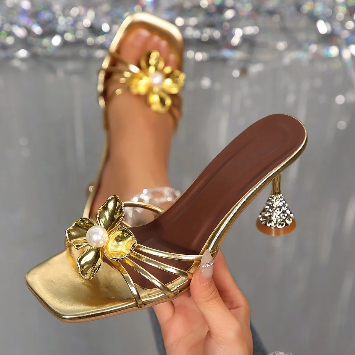 รองเท้าส้นกรวยคริสตัลประดับดอก - Vintage And Modern Fashion บทวิจารณ์และราคา
